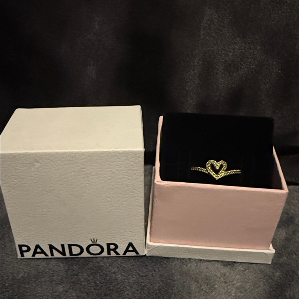Pandora Sparkling Gold Heart Ring